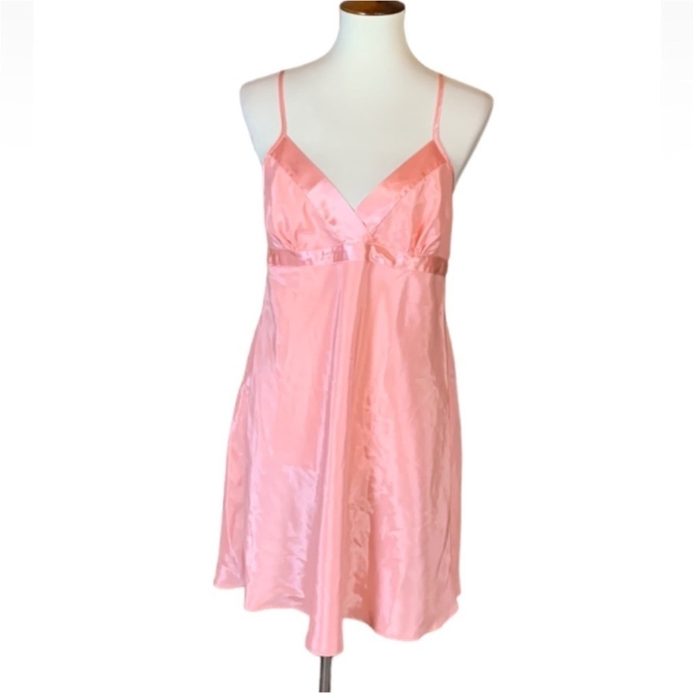 Victoria’s Secret peach satin chemise lingerie Size Large